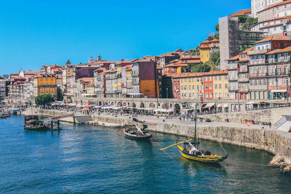 So Sánh Spain Golden Visa vs Bồ Đào Nha D7 Visa 2026: Hai Chiến Lược Định Cư Nam Âu — Đâu Phù Hợp Với Nhà Đầu Tư Việt Nam?
